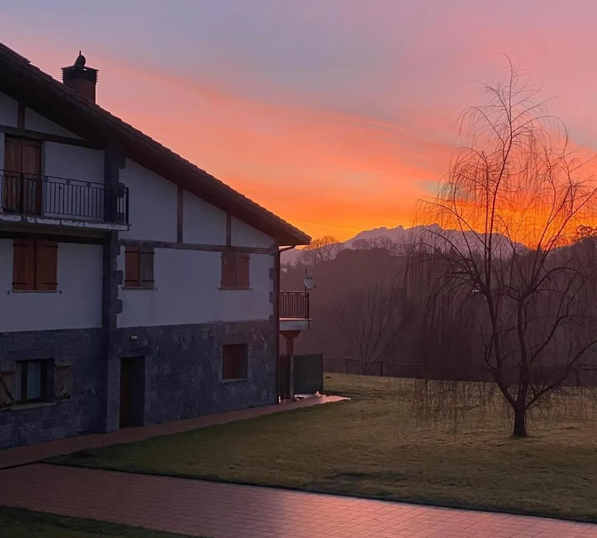 Casa Rural Larre Aundi Renteria